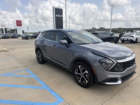 Certified 2025 Kia Sportage EX FWD image 10