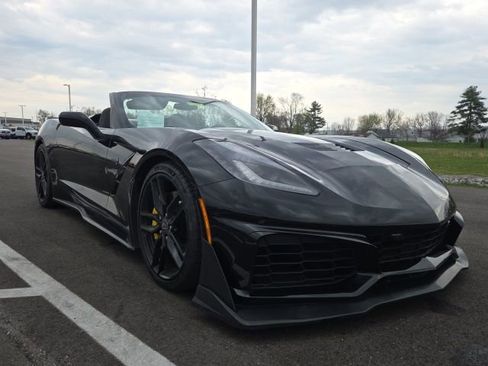 Used 2016 Chevrolet Corvette Stingray Convertible w/ 3LT Preferred Equipment Group image 2