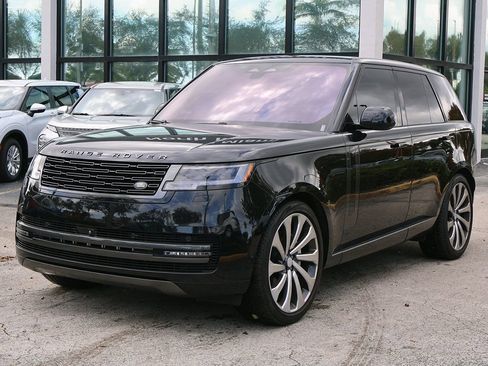 Used 2023 Land Rover Range Rover SE AWD/4WD image 13