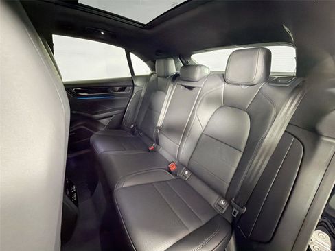 Certified 2026 Porsche Macan Electric RWD image 25
