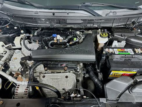 Used 2018 Nissan Rogue S image 28