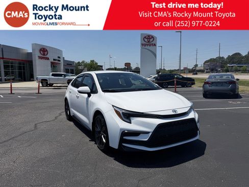 Used 2026 Toyota Corolla SE FWD image 1