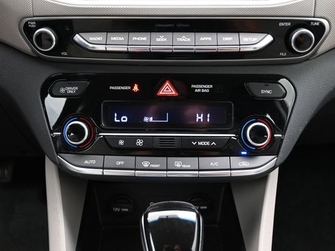 Used 2018 Hyundai Ioniq Blue FWD image 34