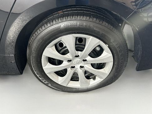 Used 2025 Toyota Corolla LE image 11