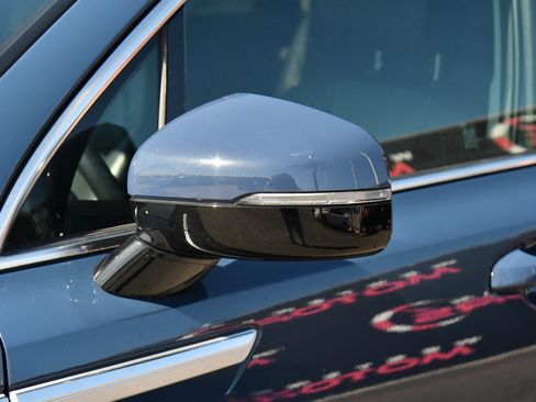 Used 2025 Kia Sorento S w/ Panoramic Sunroof Package FWD image 13