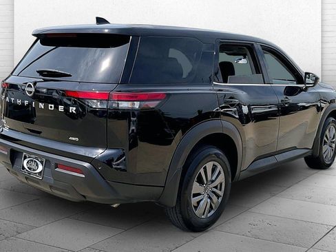Used 2025 Nissan Pathfinder S AWD/4WD image 5