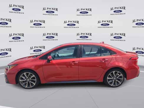 Used 2021 Toyota Corolla SE FWD image 2