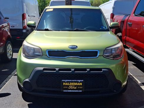 Used 2014 Kia Soul FWD image 2