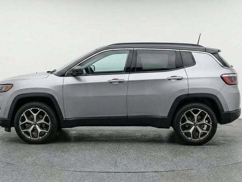 Used 2025 Jeep Compass Limited AWD/4WD image 5