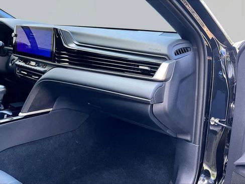 Used 2025 Toyota Camry XSE FWD image 19