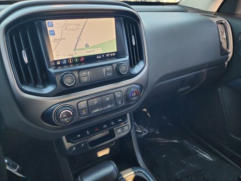 Used 2019 Chevrolet Colorado Z71 AWD/4WD image 17