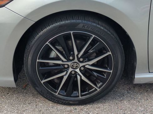 Certified 2022 Toyota Camry SE image 11