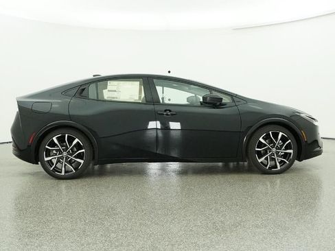 New 2026 Toyota Prius Plug-In Hybrid FWD image 60