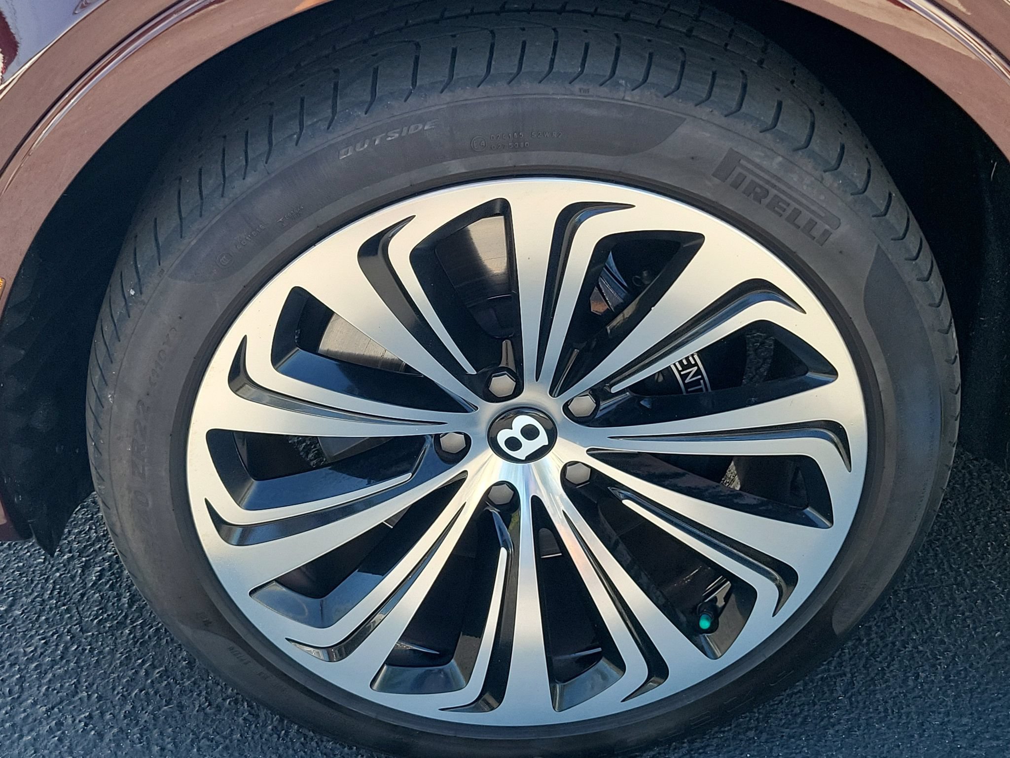 Used 2022 Bentley Bentayga AWD/4WD image 7