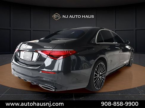 Used 2022 Mercedes-Benz S 500 4MATIC w/ AMG Line Package image 8