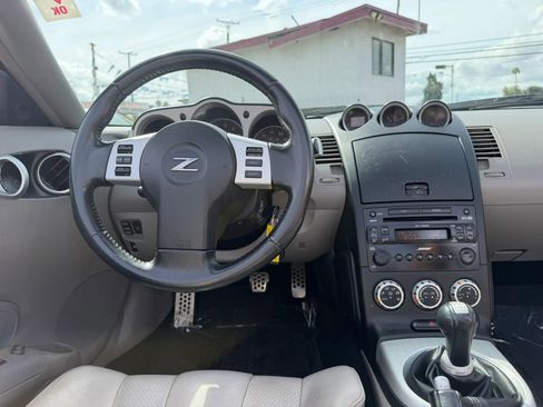 Used 2008 Nissan 350Z Touring RWD image 14