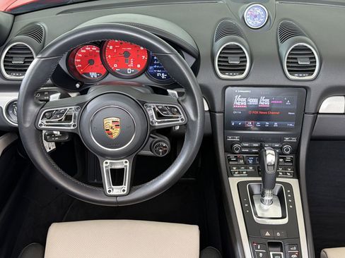 Certified 2024 Porsche 718 Boxster RWD image 27