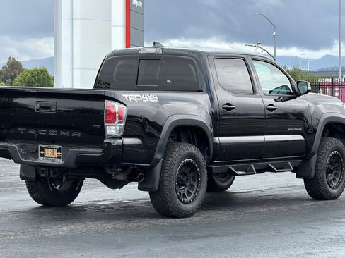 Used 2021 Toyota Tacoma TRD Off-Road w/ Technology Package AWD/4WD image 4