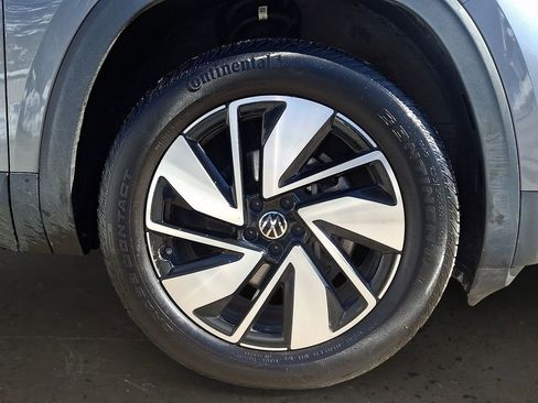 Used 2024 Volkswagen Atlas SE image 9