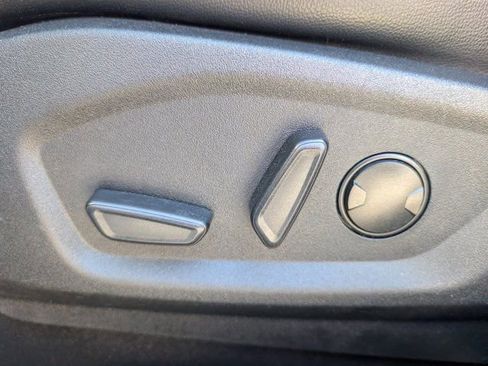 Used 2024 Ford Edge SEL image 16