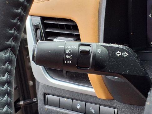 Used 2021 Nissan Rogue Platinum image 19