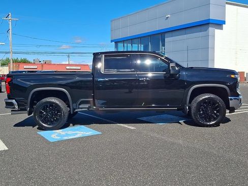 Certified 2025 Chevrolet Silverado 2500 LTZ w/ LTZ Convenience Package AWD/4WD image 7