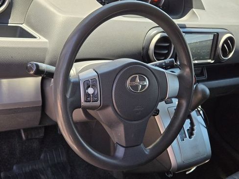 Used 2011 Scion xB FWD image 19
