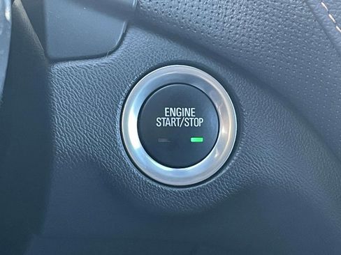 Used 2024 Chevrolet Equinox Premier image 32