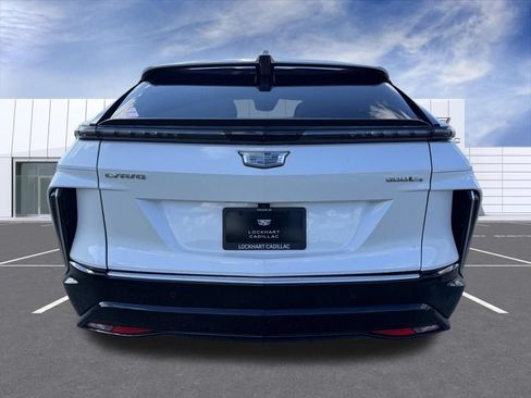 Certified 2025 Cadillac Lyriq Luxury AWD/4WD image 10