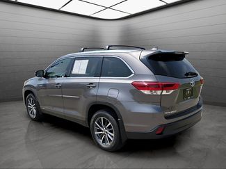 Used 2019 Toyota Highlander XLE AWD/4WD video 2