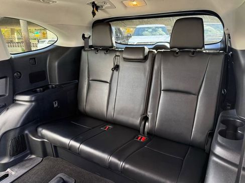 Certified 2023 Toyota Highlander XLE image 34