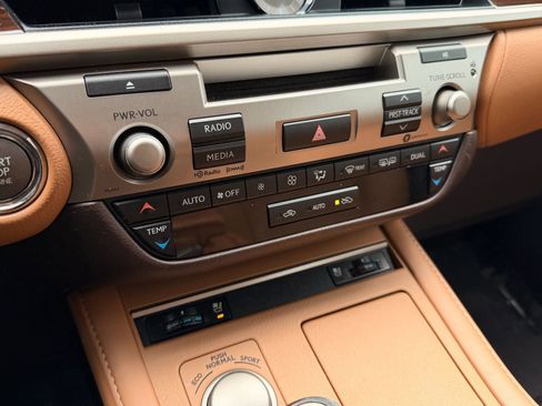 Used 2017 Lexus ES 350 w/ Premium Package image 32