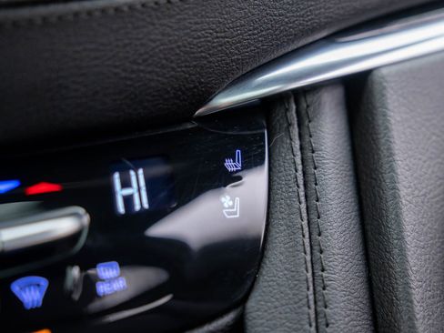 Certified 2022 Cadillac XT5 Premium Luxury image 27