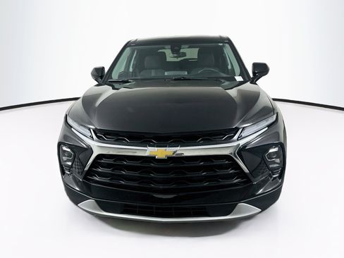 Used 2025 Chevrolet Blazer LT FWD image 2