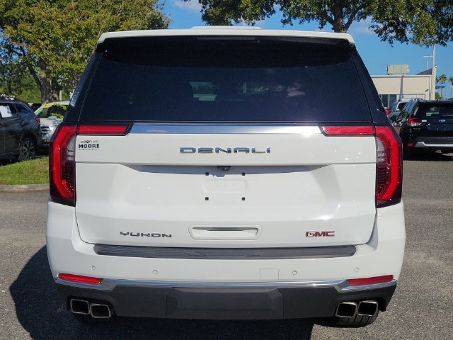 Certified 2025 GMC Yukon Denali AWD/4WD image 9