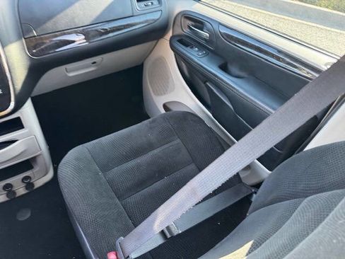Used 2016 Dodge Grand Caravan American Value Package w/ UConnect Hands-Free Group image 25