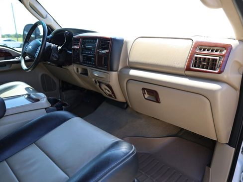 Used 2005 Ford Excursion Eddie Bauer AWD/4WD image 40
