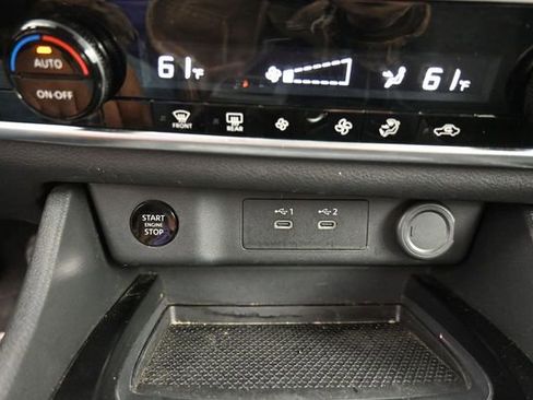 Used 2025 Nissan Rogue SV AWD/4WD image 26