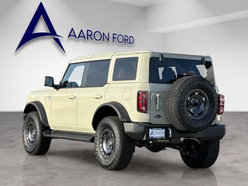New 2025 Ford Bronco Outer Banks w/ Sasquatch Package image 3