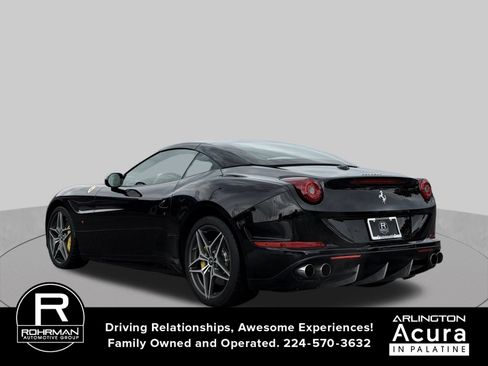 Used 2015 Ferrari California T RWD image 3