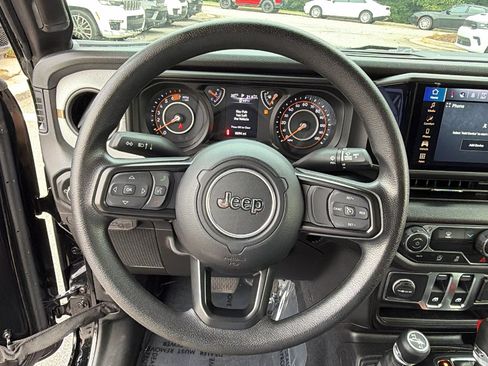 Used 2025 Jeep Wrangler Sport AWD/4WD image 24