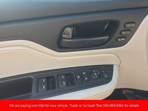 Used 2025 Honda Odyssey EX-L image 12