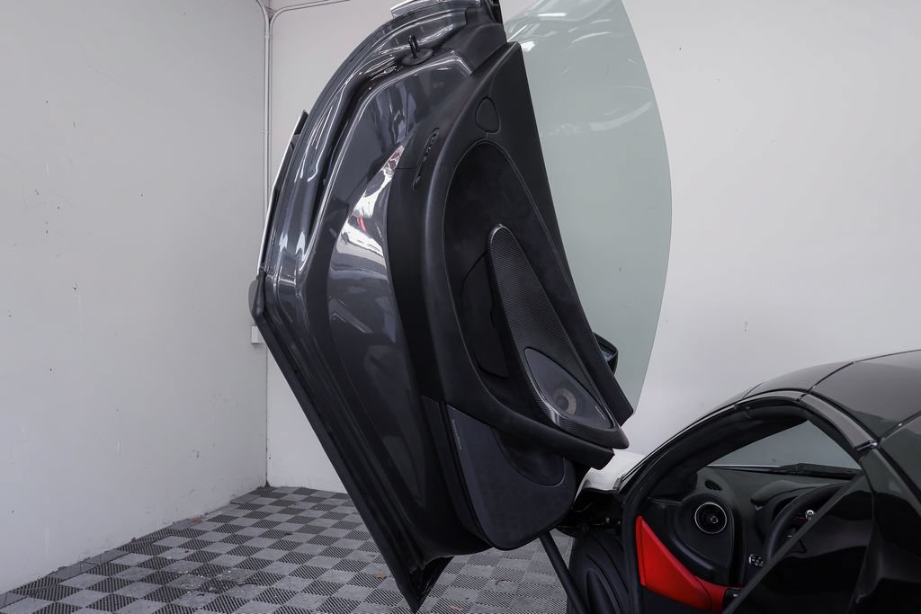 Used 2018 McLaren 570S Spider RWD image 24