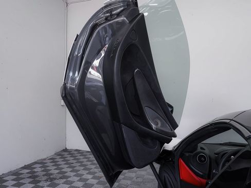 Used 2018 McLaren 570S Spider RWD image 24