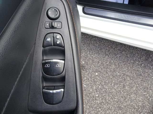 Used 2019 Nissan Maxima SR w/ Premium Package FWD image 12
