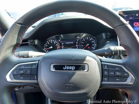 Used 2025 Jeep Compass Trailhawk AWD/4WD image 14