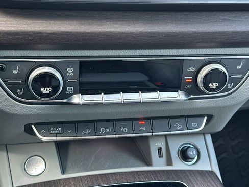 Used 2022 Audi Q5 e Prestige w/ Prestige Package image 26