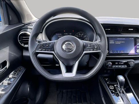 Used 2021 Nissan Kicks SV FWD image 6