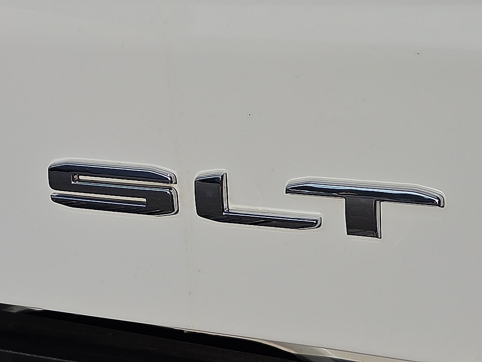 Used 2024 GMC Sierra 1500 SLT w/ SLT Premium Package AWD/4WD image 9