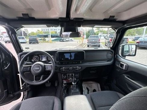 Used 2026 Jeep Gladiator Rubicon AWD/4WD image 18